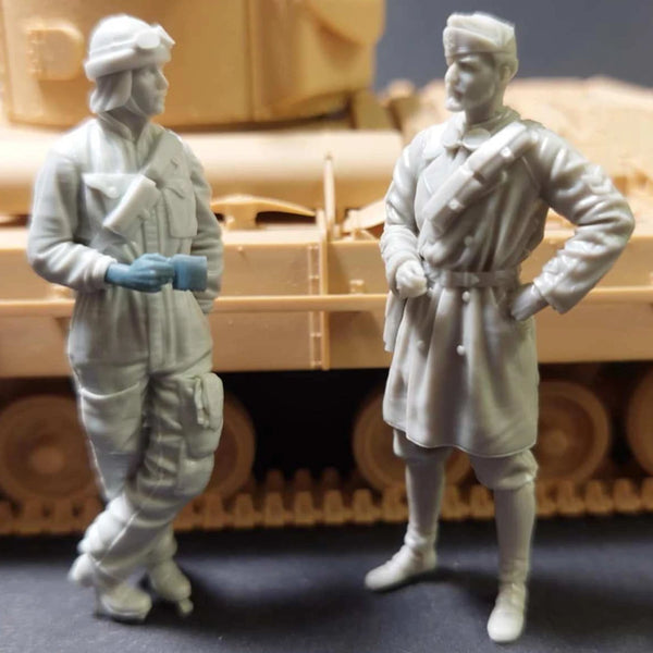 1/35 WWII Italian Tanker Crew, 2 Figures, Resin Model Figure Kit, Unassembled and Unpainted