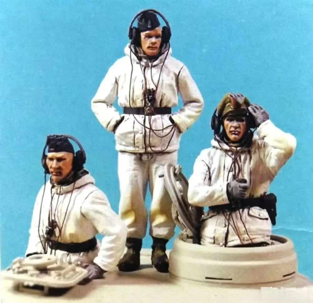 1/35 Astronaut & Cosmonaut, 3 Figures, Resin Model Figure Kit, Sci-Fi Theme, Unassembled and Unpainted
