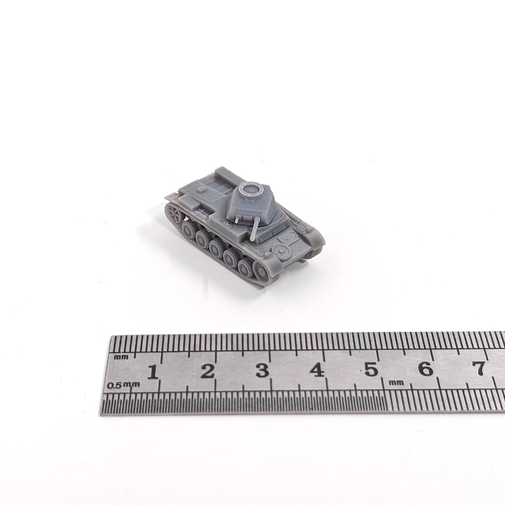 1/144 WWII German Panzer II Ausf.F, Resin Model Vehicle Kit, Unassembled and Unpainted