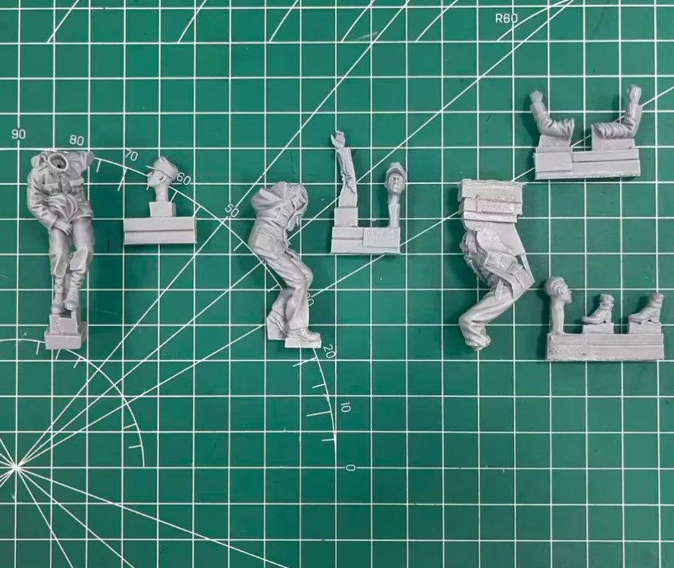 1/35 WWII German Jeep Crew, 3 Figures, Resin Model Figure Kit, Unassembled and Unpainted