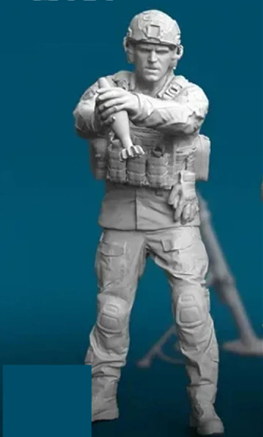1/35 WWII Infantry Soldier in Plate Carrier, Resin Model Figure Kit, Unassembled and Unpainted