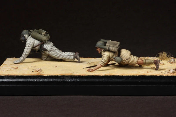 1/35 WWII North Africa Campaign Soldiers, 2 Figures, Resin Model Figure Kit, Unassembled and Unpainted