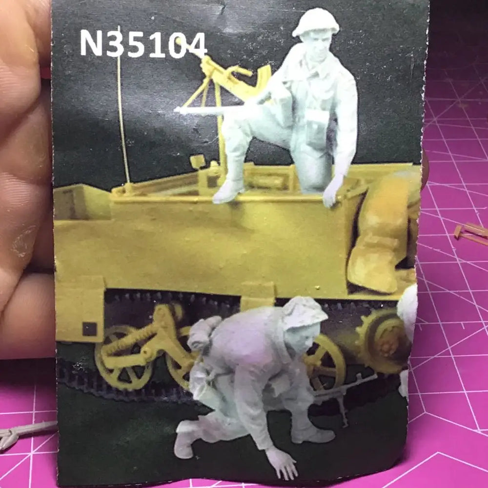 1/35 WWII Soldier & Gun Emplacement, 6 Figures, Resin Model Diorama Kit, Unassembled and Unpainted