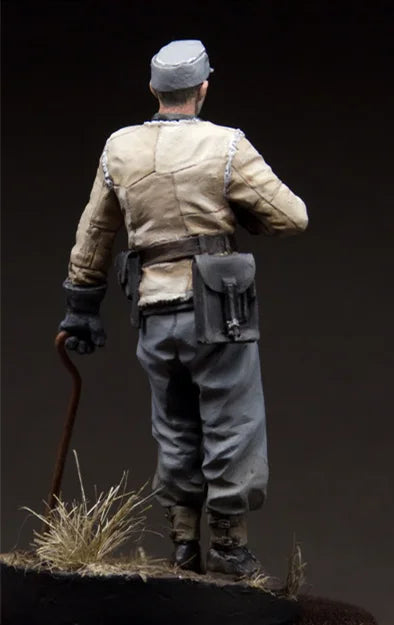 1/35 WWI Officers in Khaki, Resin Model Figure Kit, Unassembled and Unpainted