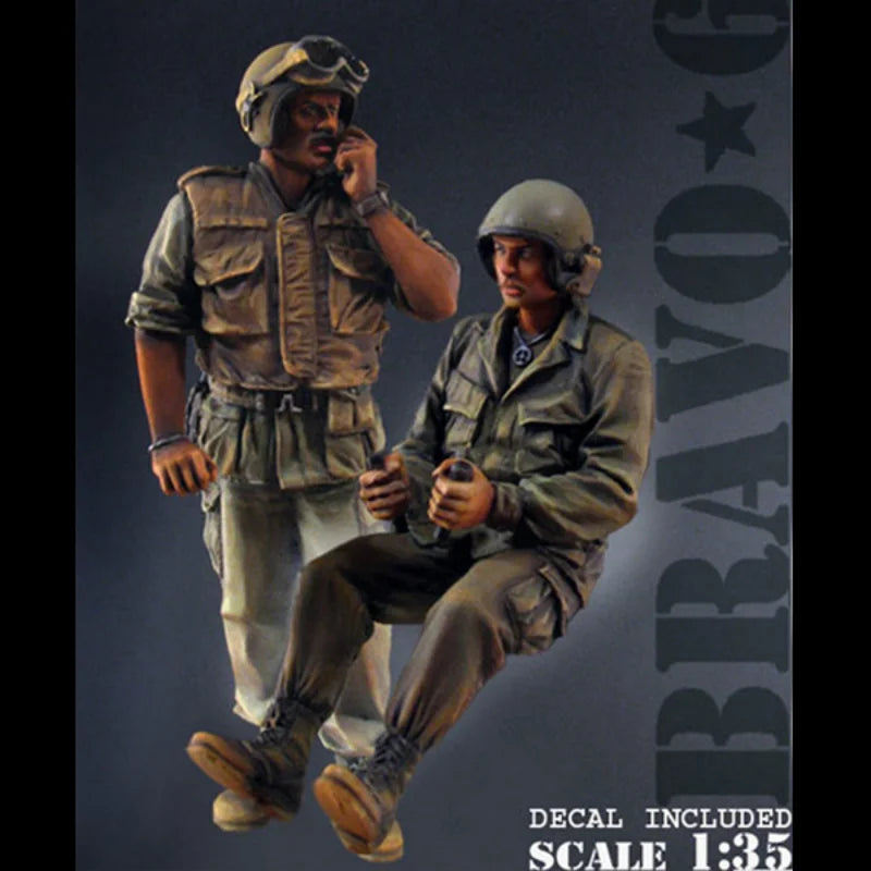 1/35 Vietnam War US Army Tank Crew, 2 Figures, Resin Model Figure Kit, Unassembled and Unpainted