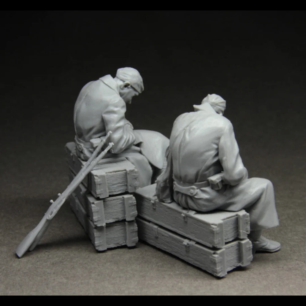 1/35 WWII Red Army Artillery, 2 Figures, Resin Model Figure Kit, Unassembled and Unpainted