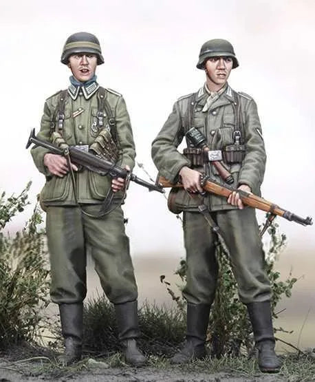 1/35 Modern Soldiers with Tactical Gear, 2 Figures, Resin Model Figure Kit, Unassembled and Unpainted