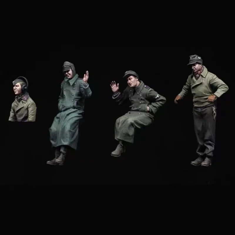 1/35 WWII Soviet Officers in Mixed Uniforms, 4 Figures, Resin Model Figure Kit, Unassembled and Unpainted