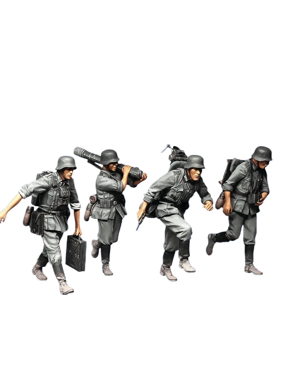 1/35 Modern German Infantry Advancing with Rifles, 4 Figures, Resin Model Figure Kit, Unassembled and Unpainted