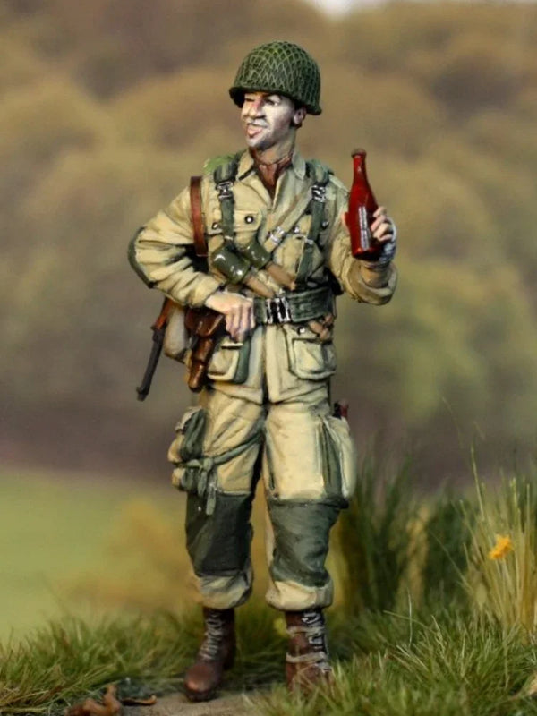 1/35 WWII US Airborne Paratrooper, Resin Model Figure Kit, Unassembled and Unpainted
