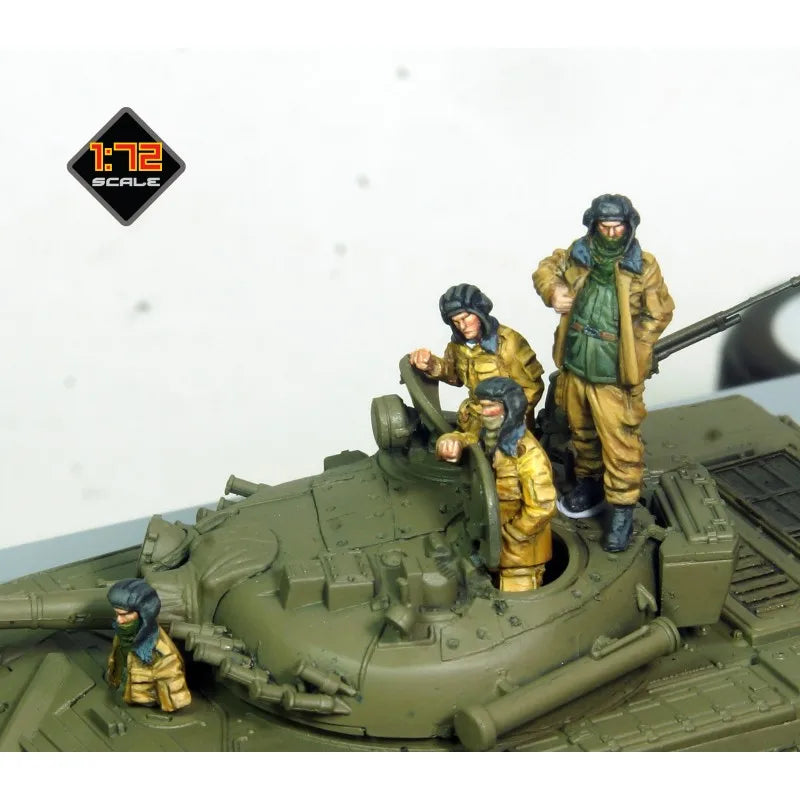 1/72 WWII Soviet Tank Crew in Action Poses, 4 Figures, Resin Model Figure Kit, Unassembled and Unpainted