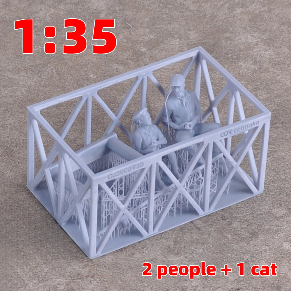 1/35 Civilian Dock Scene, 4 Figures, Resin Model Figure Kit, Historical Theme, Unassembled and Unpainted