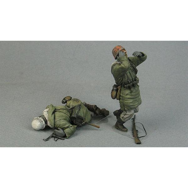 1/35 WWII German Panzergrenadier, 2 Figures, Resin Model Figure Kit, Unassembled and Unpainted