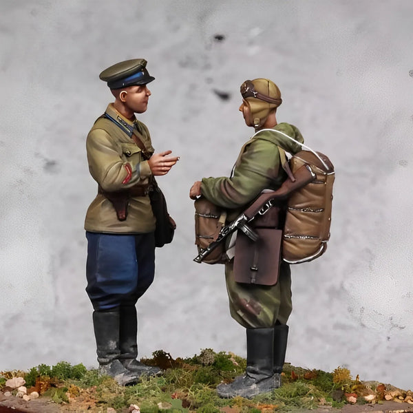 1/35 WWII Soviet Red Army Airborne, 2 Figures, Resin Model Figure Kit, Unassembled and Unpainted