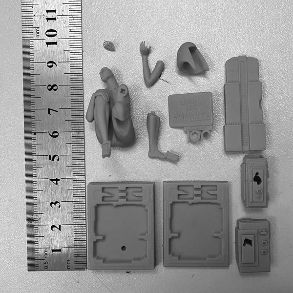Cyberpunk Female Assassin — 1/24 Resin Figure