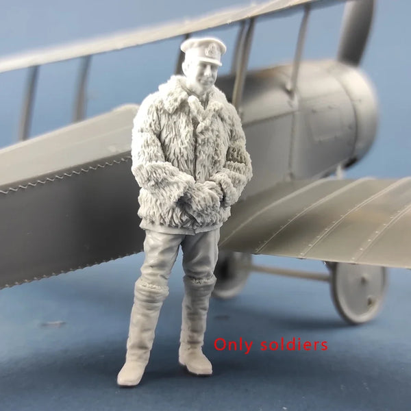 1/32 WWI Pilot in Fur Coat, Resin Model Figure Kit, Unassembled and Unpainted