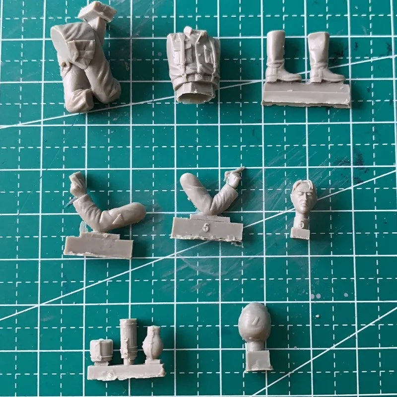 1/35 WWII German Soldier Reclining, Resin Model Figure Kit, Unassembled and Unpainted