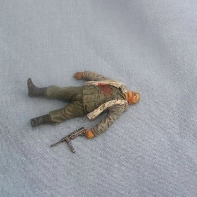 1/35 Modern Soldier Falling Backwards, Resin Model Figure Kit, Unassembled and Unpainted
