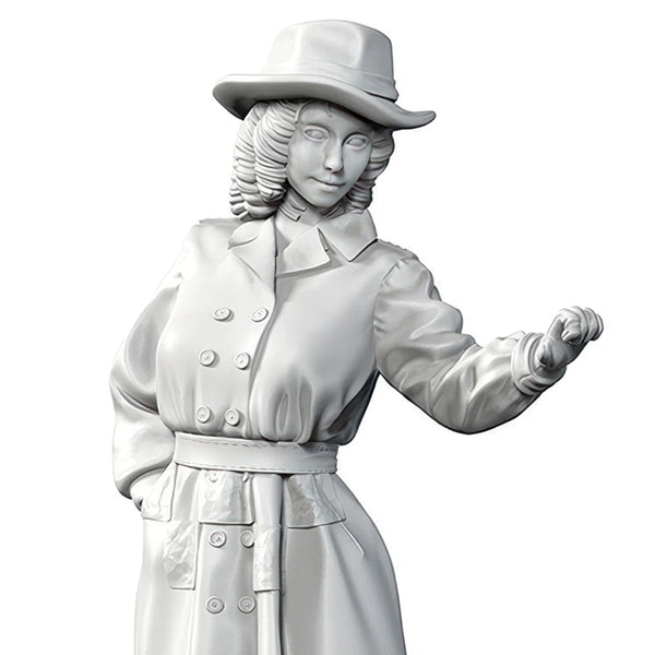1/35 WWII Civilian Woman in Fedora and Coat, Resin Model Figure Kit, Unassembled and Unpainted