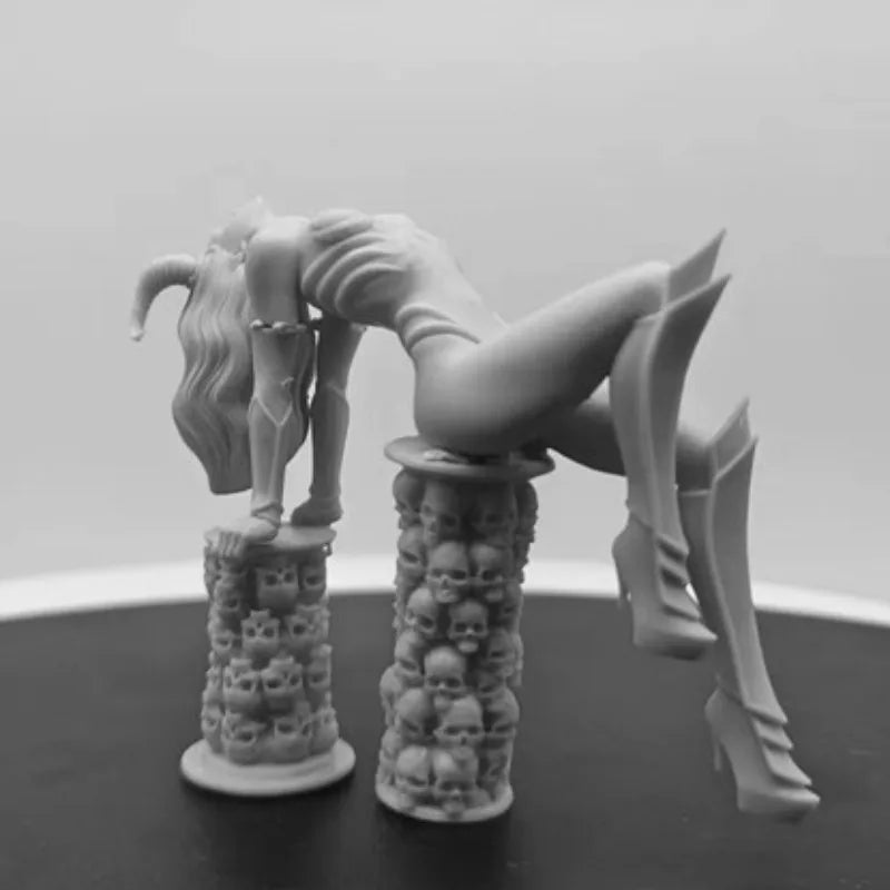 1/24 Female Devil, Resin Model Figure Kit, Fantasy Theme, Unassembled and Unpainted