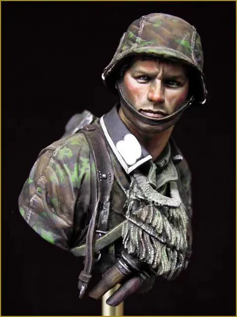 1/10 WWII German Infantry NCO with Splitter Camo, Resin Model Bust Kit, Unassembled and Unpainted