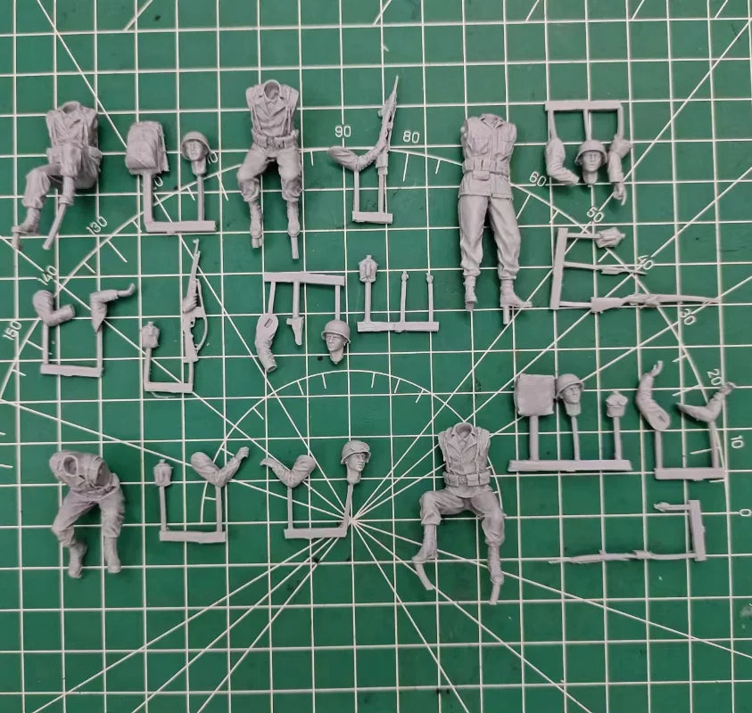 1/35 WWII US Infantry & Military Police, 5 Figures, Resin Model Figure Kit, Unassembled and Unpainted