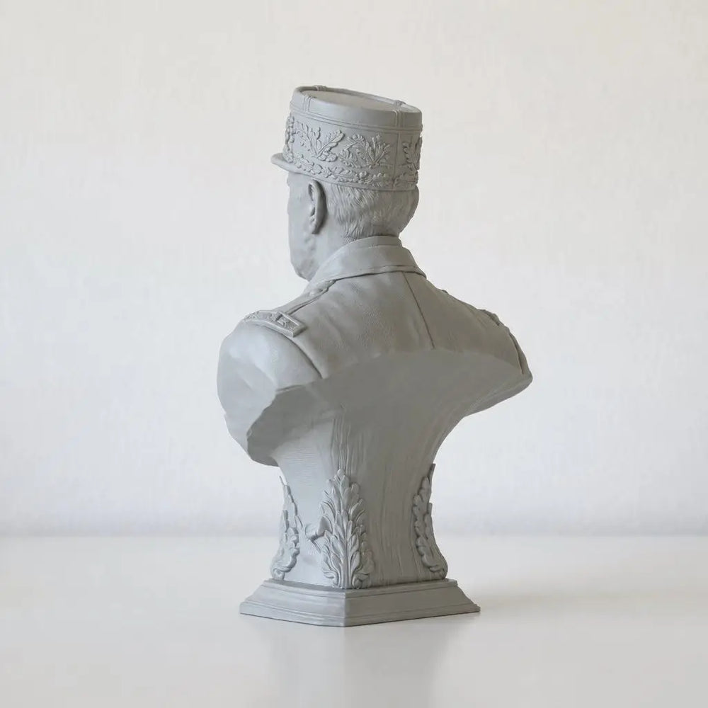 120mm WWII French General Charles De Gaulle, Resin Model Bust Kit, Unassembled and Unpainted