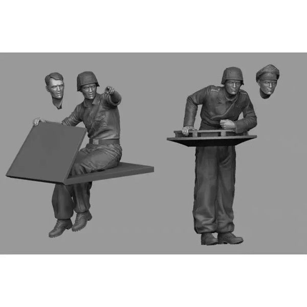 1/35 WWII German Infantry with Supplies, 4 Figures, Resin Model Figure Kit, Unassembled and Unpainted