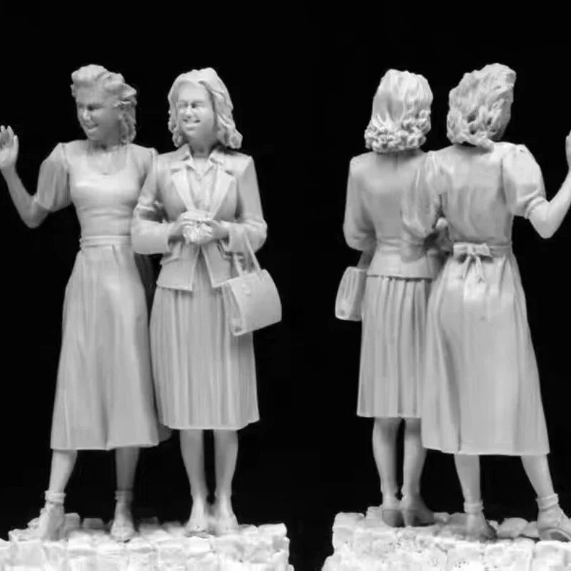 1/35 WWII 1940s Civilian Women, 2 Figures, Resin Model Figure Kit, Unassembled and Unpainted