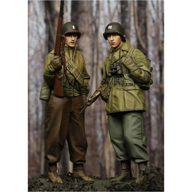 1/35 WWII Wehrmacht Soldiers, 2 Figures, Resin Model Figure Kit, Unassembled and Unpainted