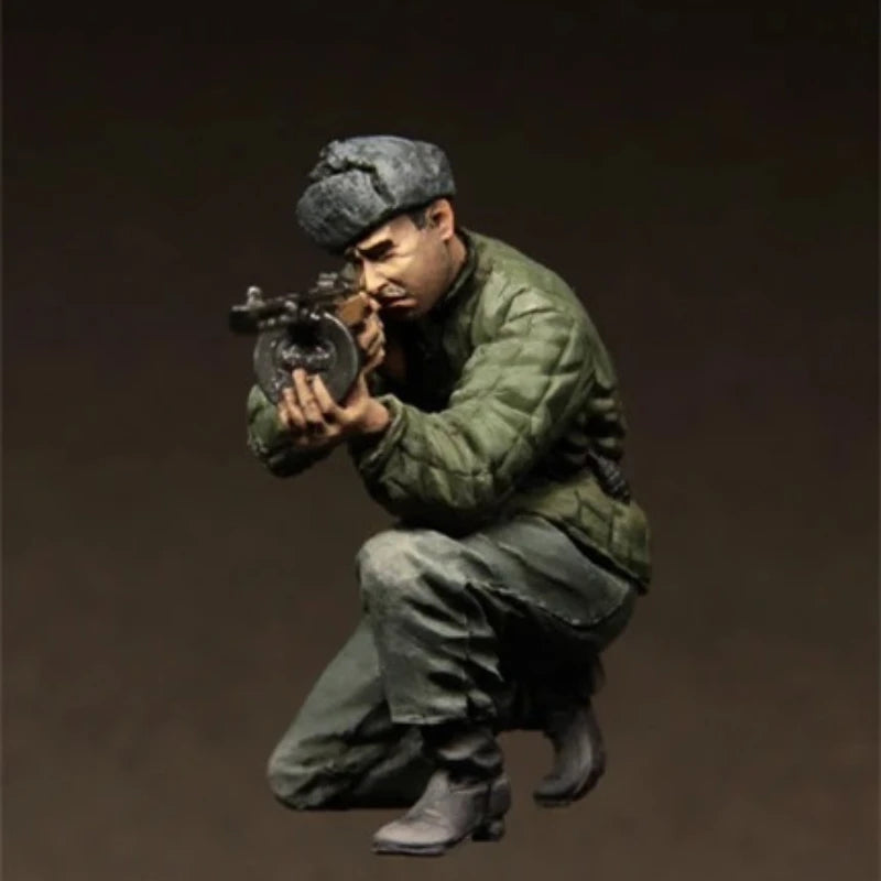 1/35 WWII Soviet Infantry Kneeling with Rifle, Resin Model Figure Kit, Unassembled and Unpainted