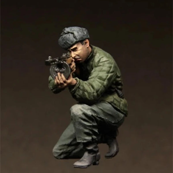 1/35 WWII Soviet Infantry Kneeling with Rifle, Resin Model Figure Kit, Unassembled and Unpainted