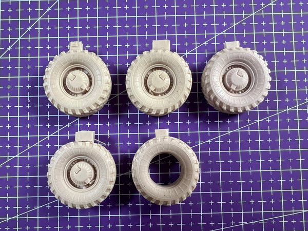 1/35 Modern Russian Tank Tires & Wheels, Resin Model Accessory Kit, Unpainted