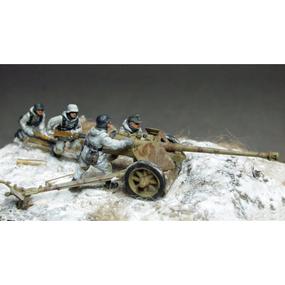 1/72 WWII German PaK40 Crew, 4 Figures, Resin Model Figure Kit, Unassembled and Unpainted