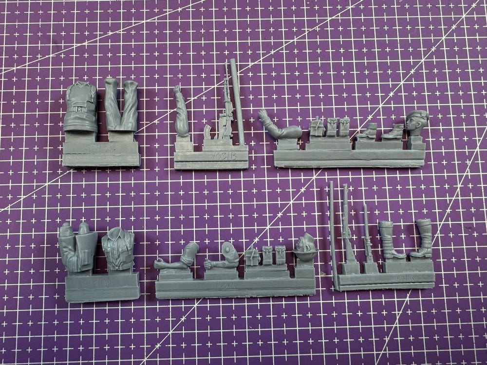 1/35 WWII British Infantryman in Combat Stance, Resin Model Figure Kit, Unassembled and Unpainted