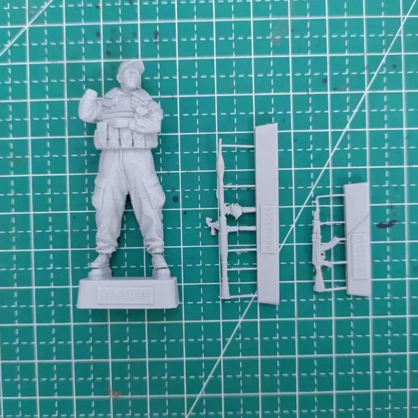 1/35 Modern Militiaman Soldier, Resin Model Figure Kit, Unassembled and Unpainted