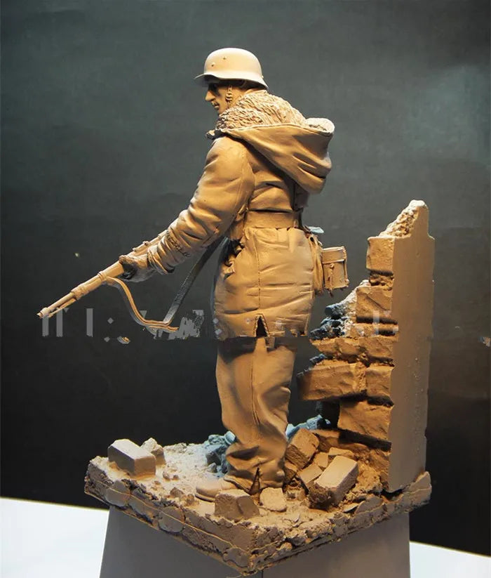 1/16 WWI British Infantryman with Bayoneted Rifle, Resin Model Figure Kit, Unassembled and Unpainted