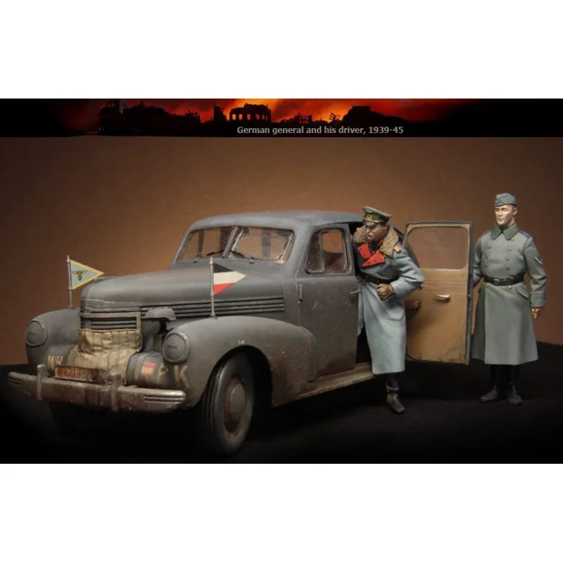 1/35 WWII German General, 2 Figures, Resin Model Figure Kit, Unassembled and Unpainted