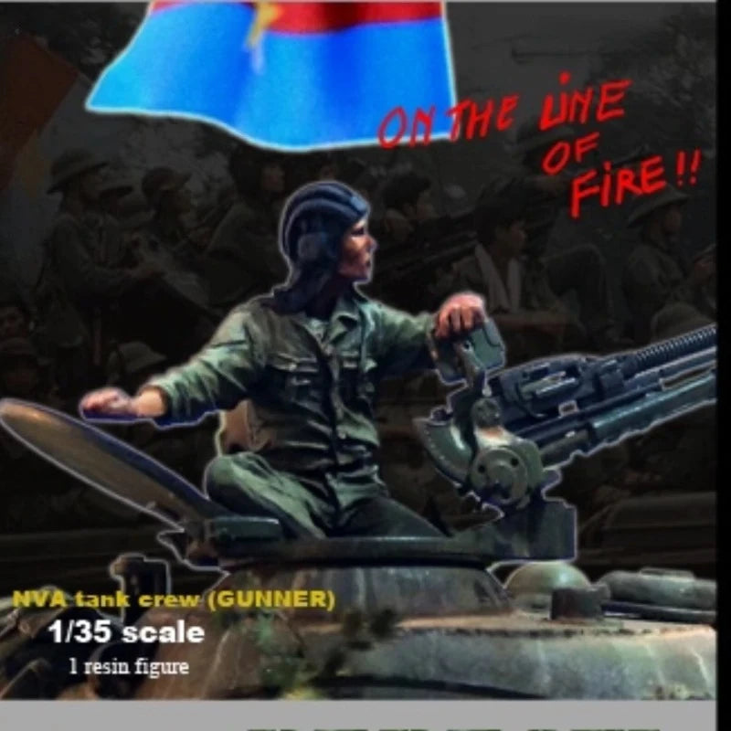 1/35 Vietnam War NVA Tank Gunner Operating Machine Gun, Resin Model Figure Kit, Unassembled and Unpainted