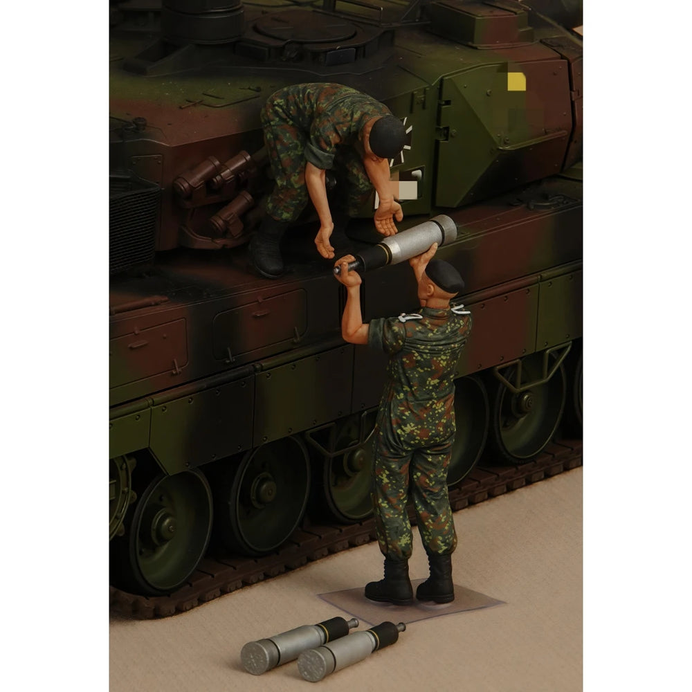 1/35 Modern German Tank Crew, 4 Figures, Resin Model Diorama Kit, Unassembled and Unpainted