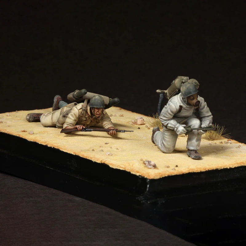 1/35 Modern Desert Infantry Squad, 2 Figures, Resin Model Figure Kit, Unassembled and Unpainted