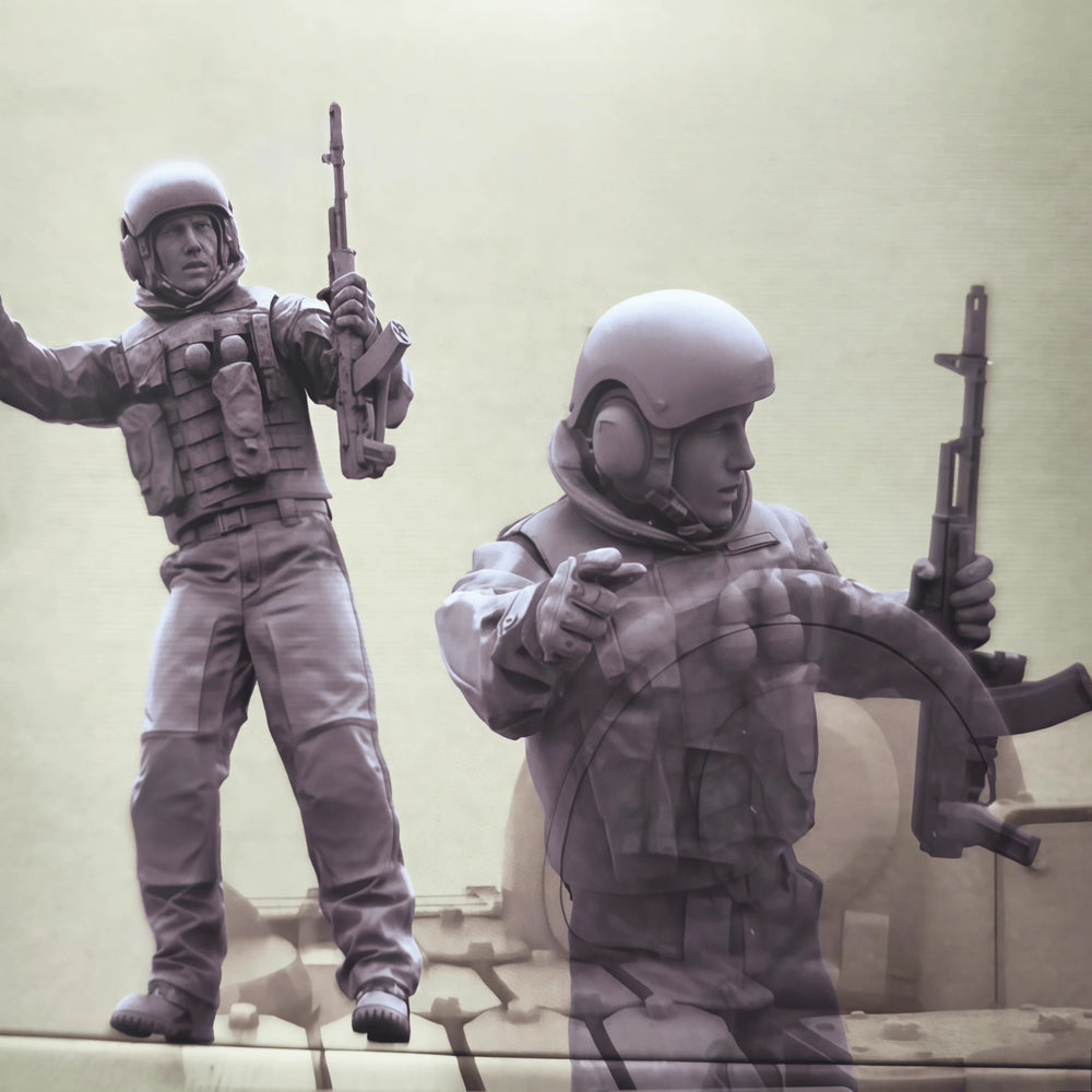 1/35 Modern Tactical Squad, 2 Figures, Resin Model Figure Kit, Unassembled and Unpainted