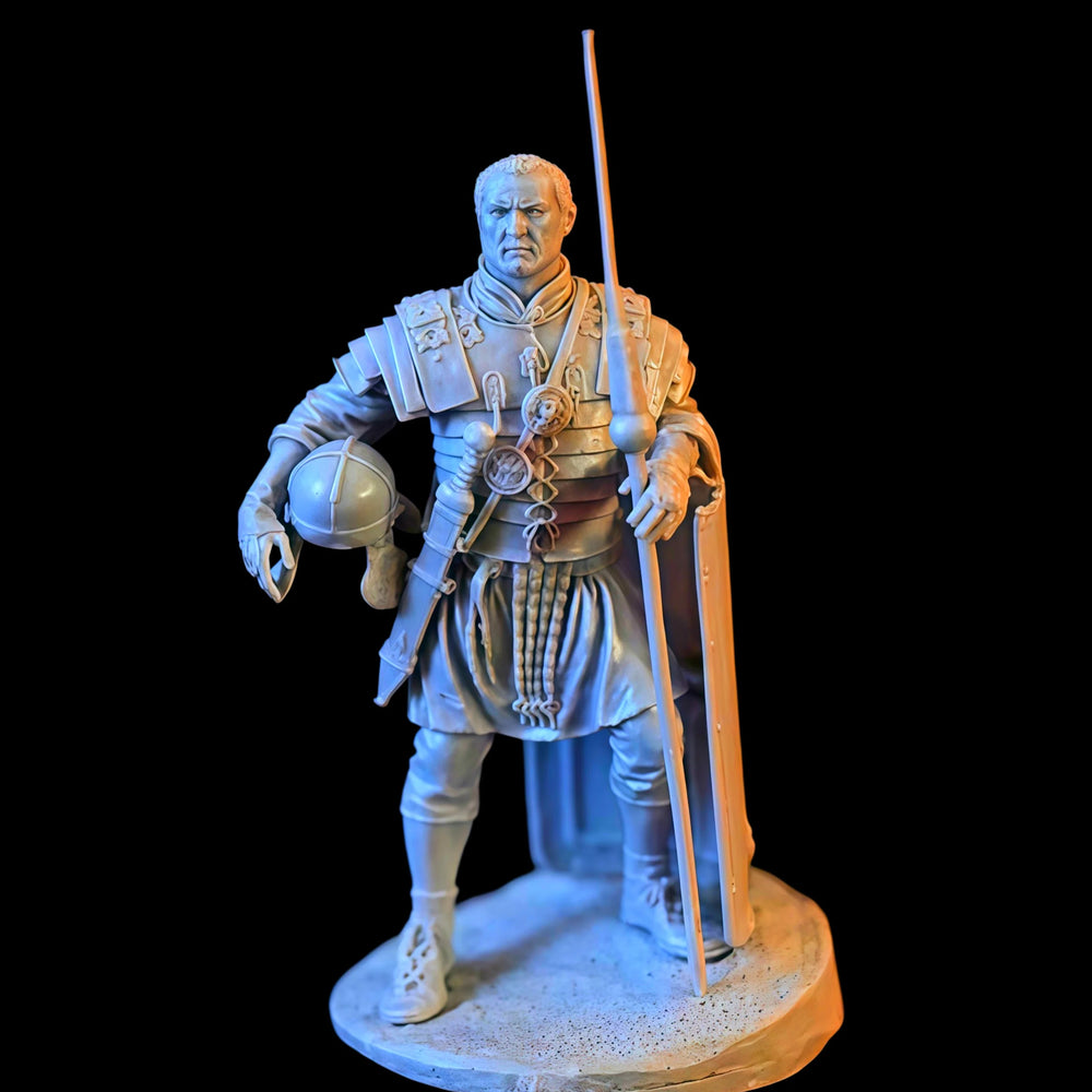 1/24 Ancient Roman Centurion with Pilum, Resin Model Figure Kit, Unassembled and Unpainted
