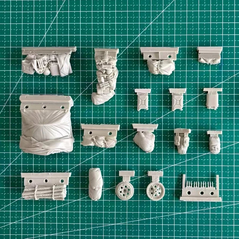 1/35 WWII Sd.Kfz 251 C Accessories, Resin Model Vehicle Kit, Unassembled and Unpainted