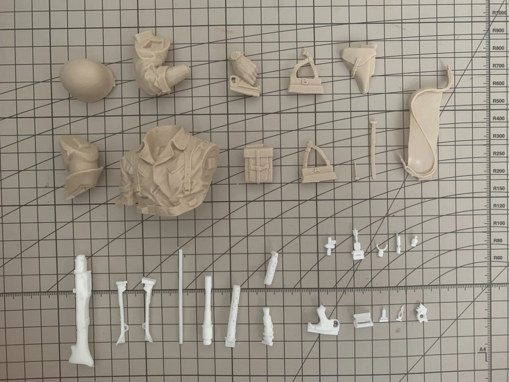 1/10 WWII German Infantryman with MG42, Resin Model Bust Kit, Unassembled and Unpainted