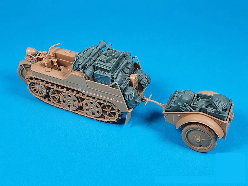 1/35 WWII German Sd.Kfz. 251 Half-Track, Resin Model Figure Kit, Unassembled and Unpainted