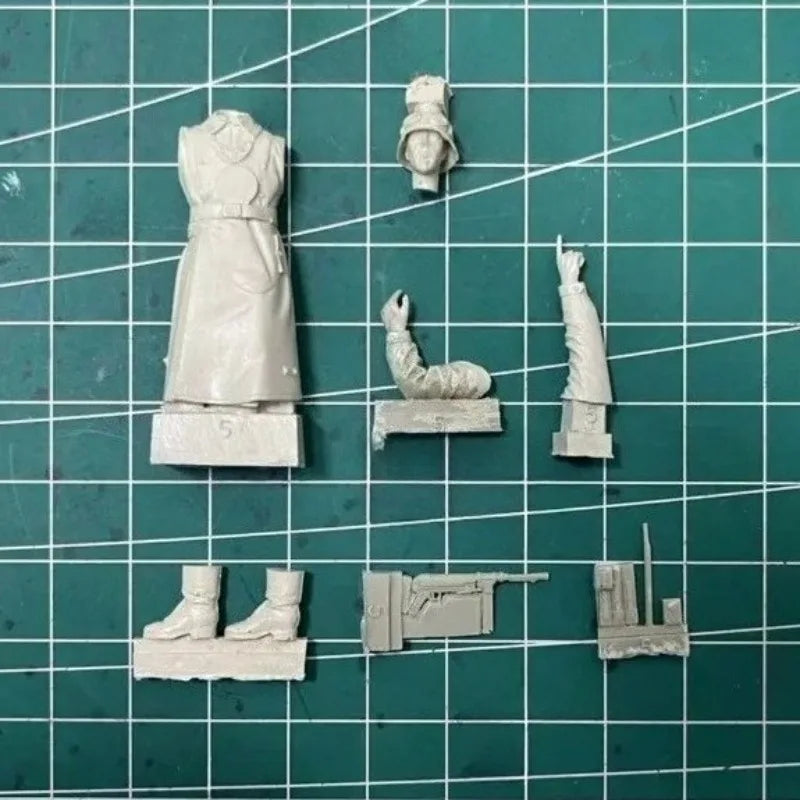 1/35 WWI German WWI Military Police Officer, Resin Model Figure Kit, Unassembled and Unpainted