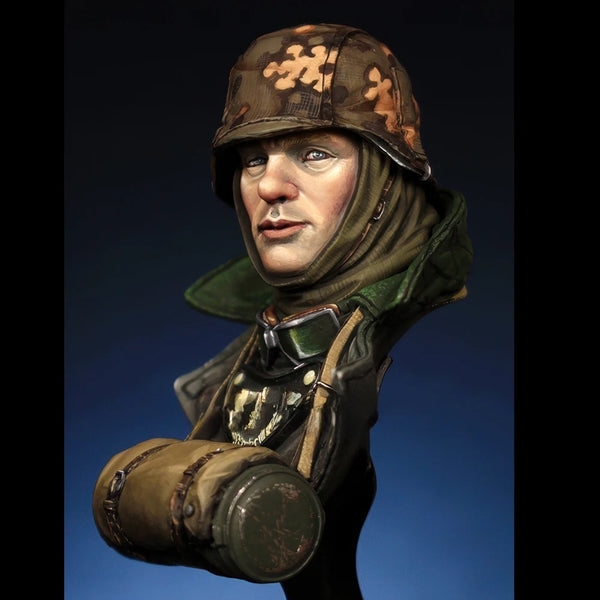 1/10 WWII German Infantry with Splinter Camo Helmet, Resin Model Bust Kit, Unassembled and Unpainted