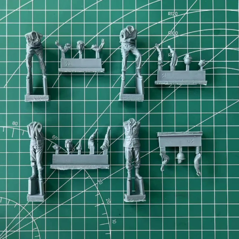 1/35 WWII US Infantry Squad with Sergeant Directing, 4 Figures, Resin Model Figure Kit, Unassembled and Unpainted