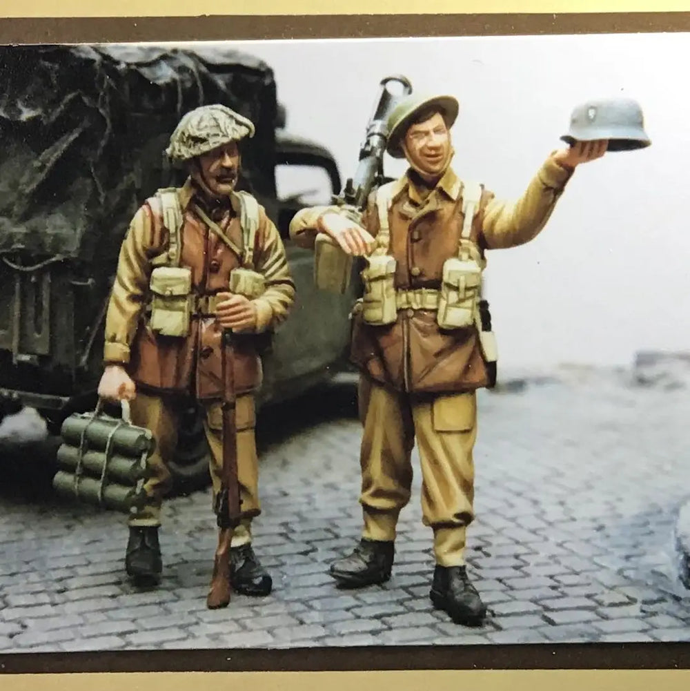 1/35 WWII British Infantry Squad with Lee-Enfields, 2 Figures, Resin Model Figure Kit, Unassembled and Unpainted